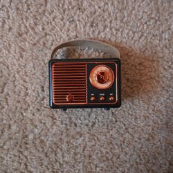 5w classic looking speaker