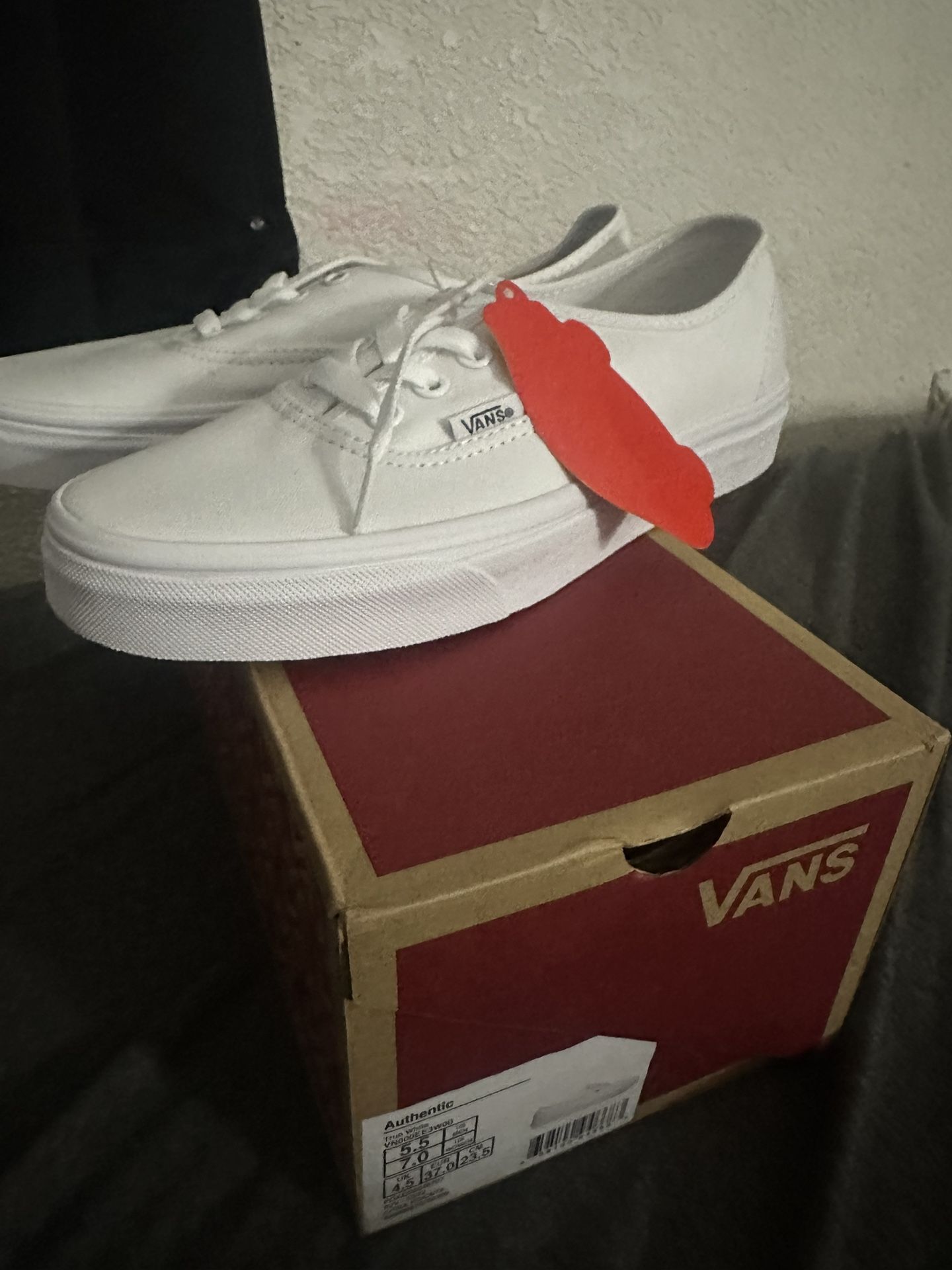 Woman’s Vans Size 7