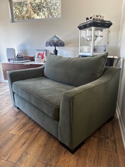 Love seat