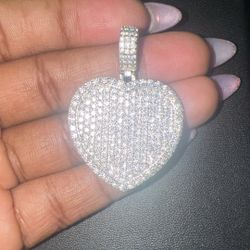 Heart Pendant Moissanite 9.25 Silver 