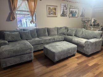 U Shape Sectional & Ottoman. 🚚WE DELIVER🚚