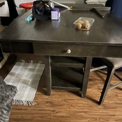 Table Set With 3 Chairs