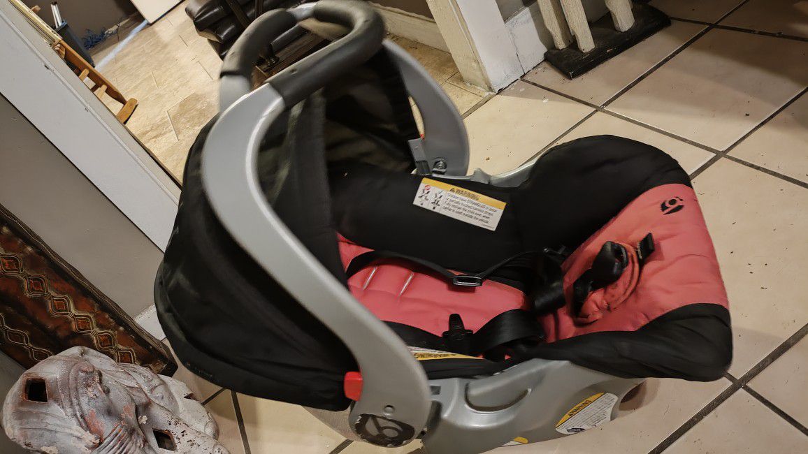 BABY Trend  car seat 