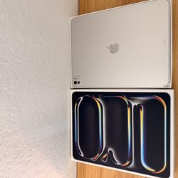 Apple iPad Pro 13-inch (M5) Cellular/ WiFi 