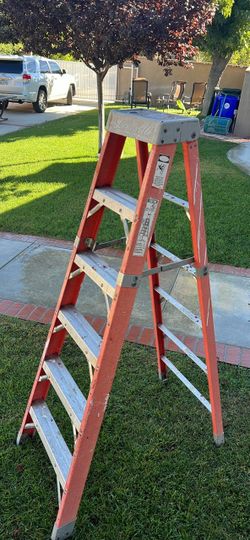 WERNER & LOUISVILLE 6ft FIBERGLASS LADDERS