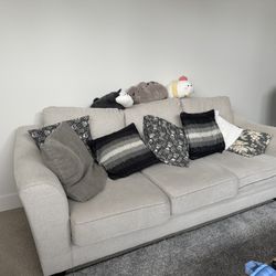 living space sofa 95’’