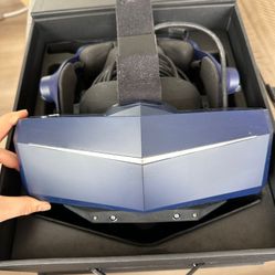 Pimax 8K X (2 Base Station and 2 Swords Included )bargaining is appropriate