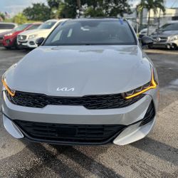 Kia k5 2022 Red Interior 