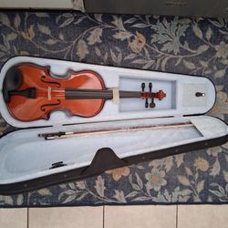 Full Size Violin With Case And Bow And Rosin