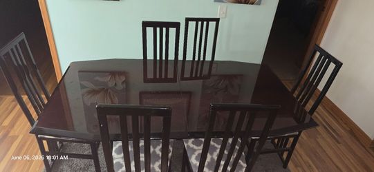Dinning room table