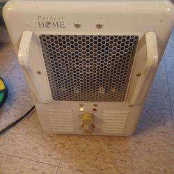 HEAVEY DUTY 1500W HEATER, LIKE NEW ONLY PICK UP 