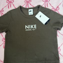 Nike crop