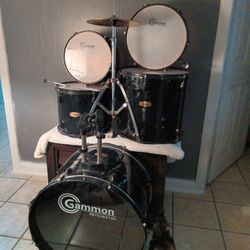 

Junior drum set


