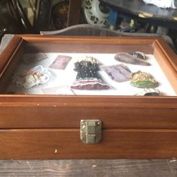 Beautiful Vintage Glass Display Top Jewelry Box!