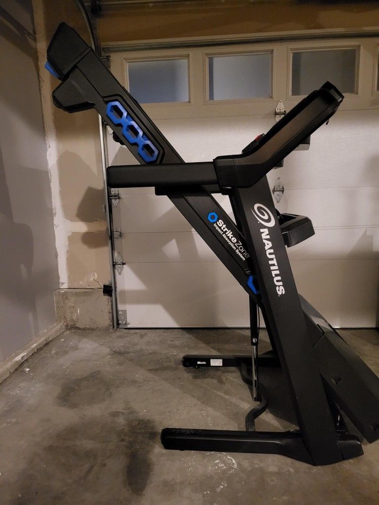 Nautilus T616 Treadmill