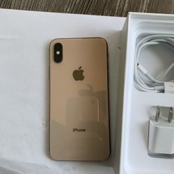 iPhone Xs  Unlocked 