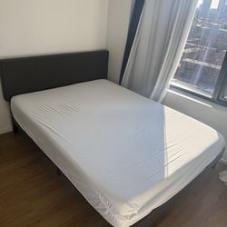Casper Mattress + Bed Frame – Comfortable & Like New