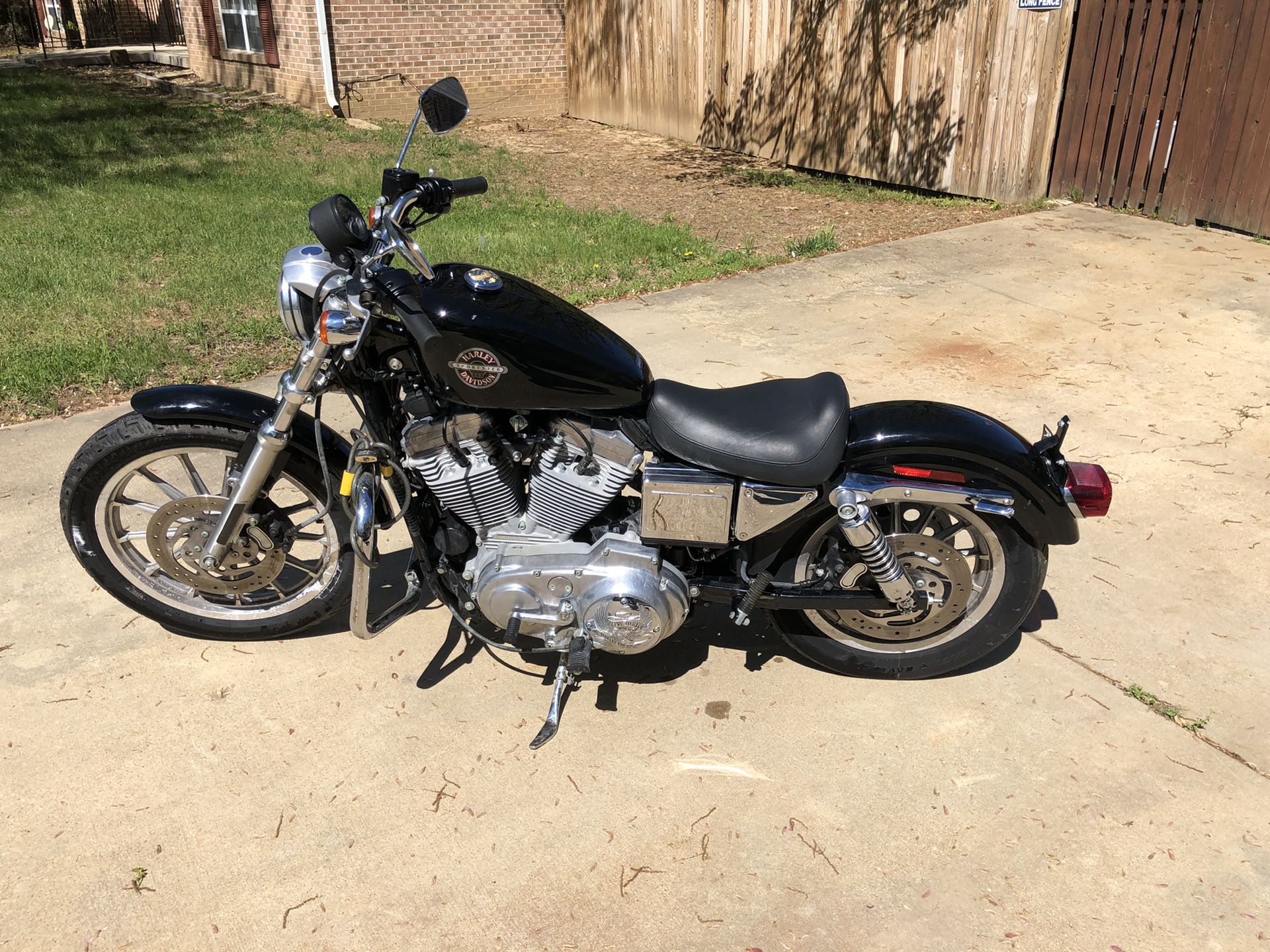 2002 Harley Davidson sportster 883 with only 2200 miles. WEEKEND DAY SPECIAL 3500 !!!!!!
