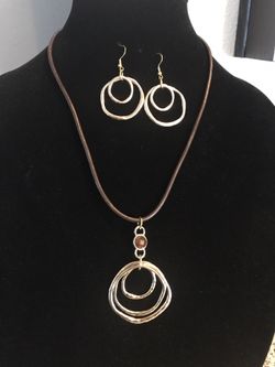 Pendant necklace set