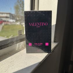 Valentino Born In Roma Extradose 