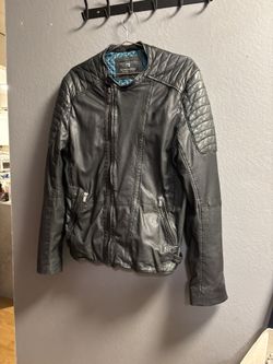 Scotch & Soda black leather biker jacket with a quilted design on the lining and  shoulders design men’s large in good pre loved condition