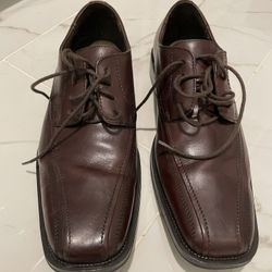 Men’s Shoes - 8.5