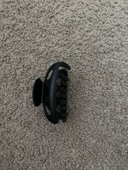 Black Hair Claw Clip