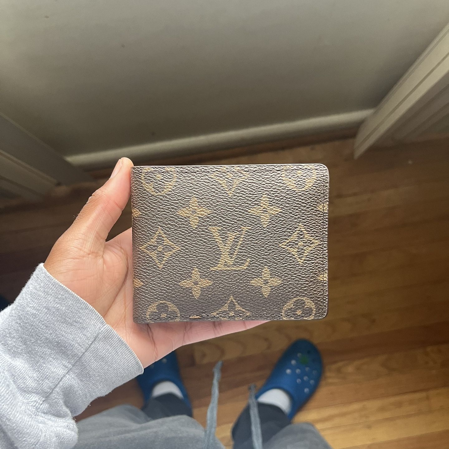 Louis Vuitton Wallet for Sale in Philadelphia, PA - OfferUp