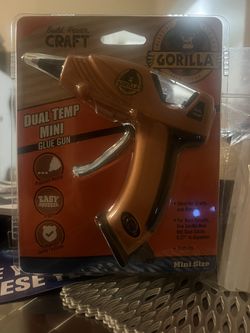 GORILLA HOT GLUE STICKS/GLE GUN (BRAND NEW) for Sale in Fresno, CA - OfferUp