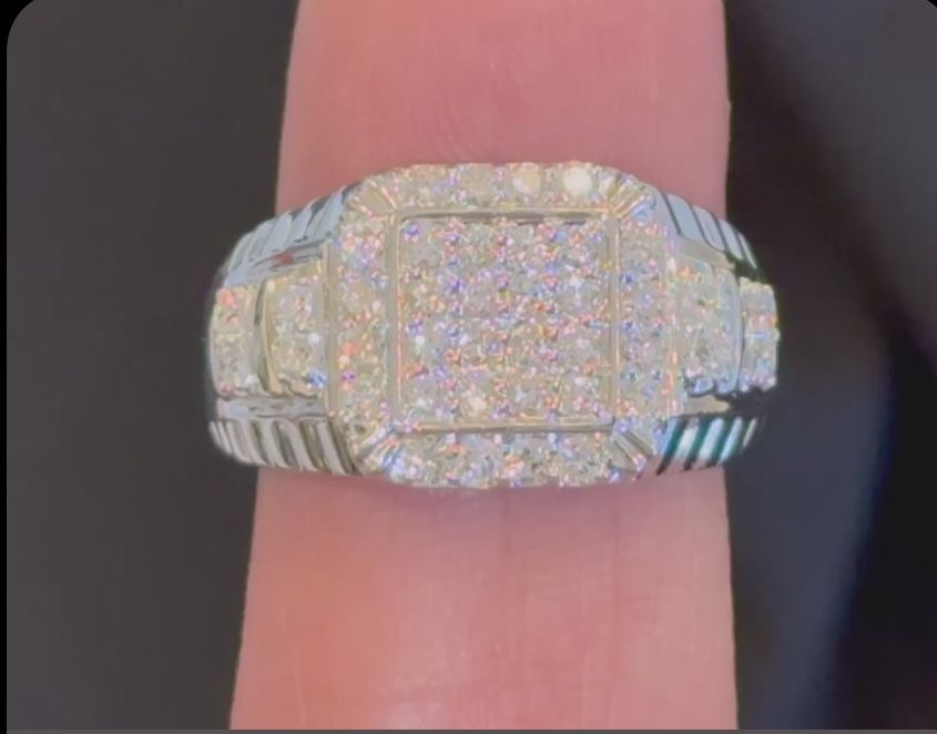 VS Clarity Diamond Ring (With Certification)