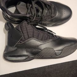 Nike Air Jordan Stay Loyal triple sneakers black Size 7y boys