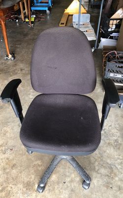 Comfy Swivel Office Chair
