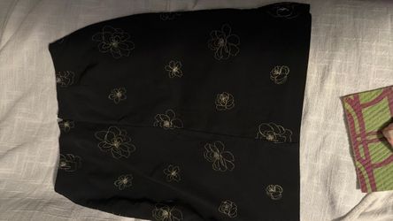 Versailles women’s skirt with embroidered flowers