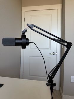 Microphone + Boom Arm