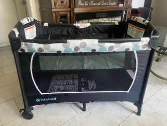 Baby trend play pen