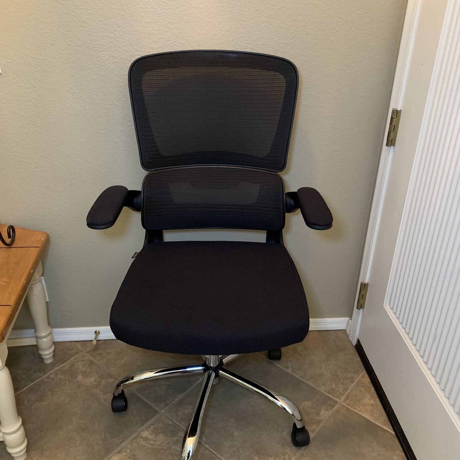 Logicfox Ergonomic Office Chair: Double Lumbar Support