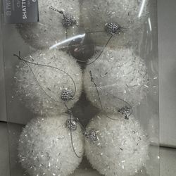 Christmas Flocked 6pc Ornament Set. NEW!!