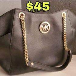 Good Condition Michael Kors Black Leather Purse 