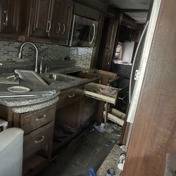 Rv Cabnits, Parts Full Kitchen Rv Parts Only Parts Available