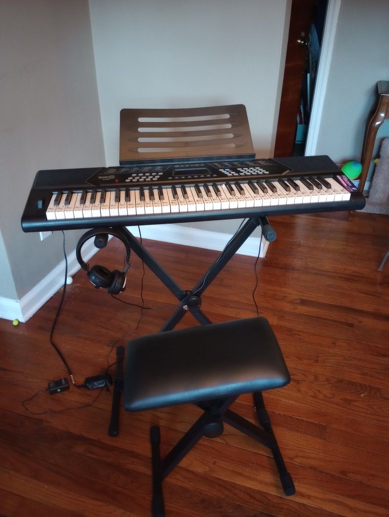 Rockjam Keyboard and Stool, Excellent Condition 