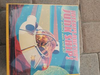 Rick and Morty space ship (metal)