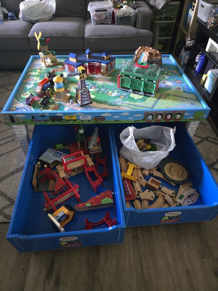 Thomas and friends Table