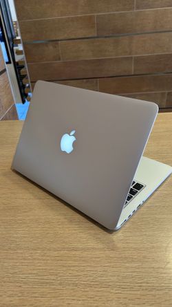 Apple MacBook Pro 13” Retina i5/8GB/256GB SSD $180