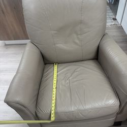 La-Z- Boy real Leather recliner chairs