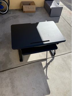 Standing desk