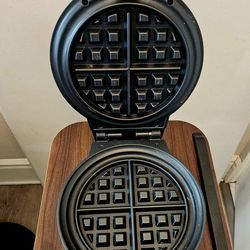 "Chefman" WAFFLE IRON/Maker