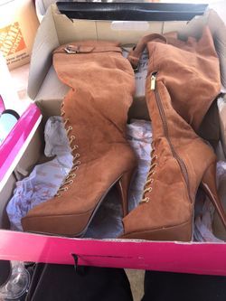 Boots Size 7