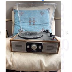 Altec Lansing ALT 400 record player w Bluetooth -