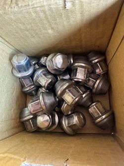 2020 ford explorer lug nuts Qty: 20