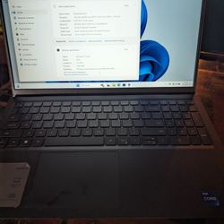 Dell Inspiron 3520 Laptop